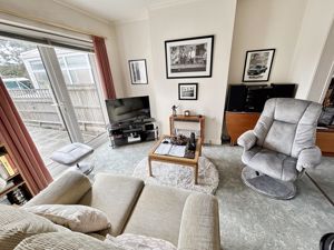 Lounge/diner- click for photo gallery